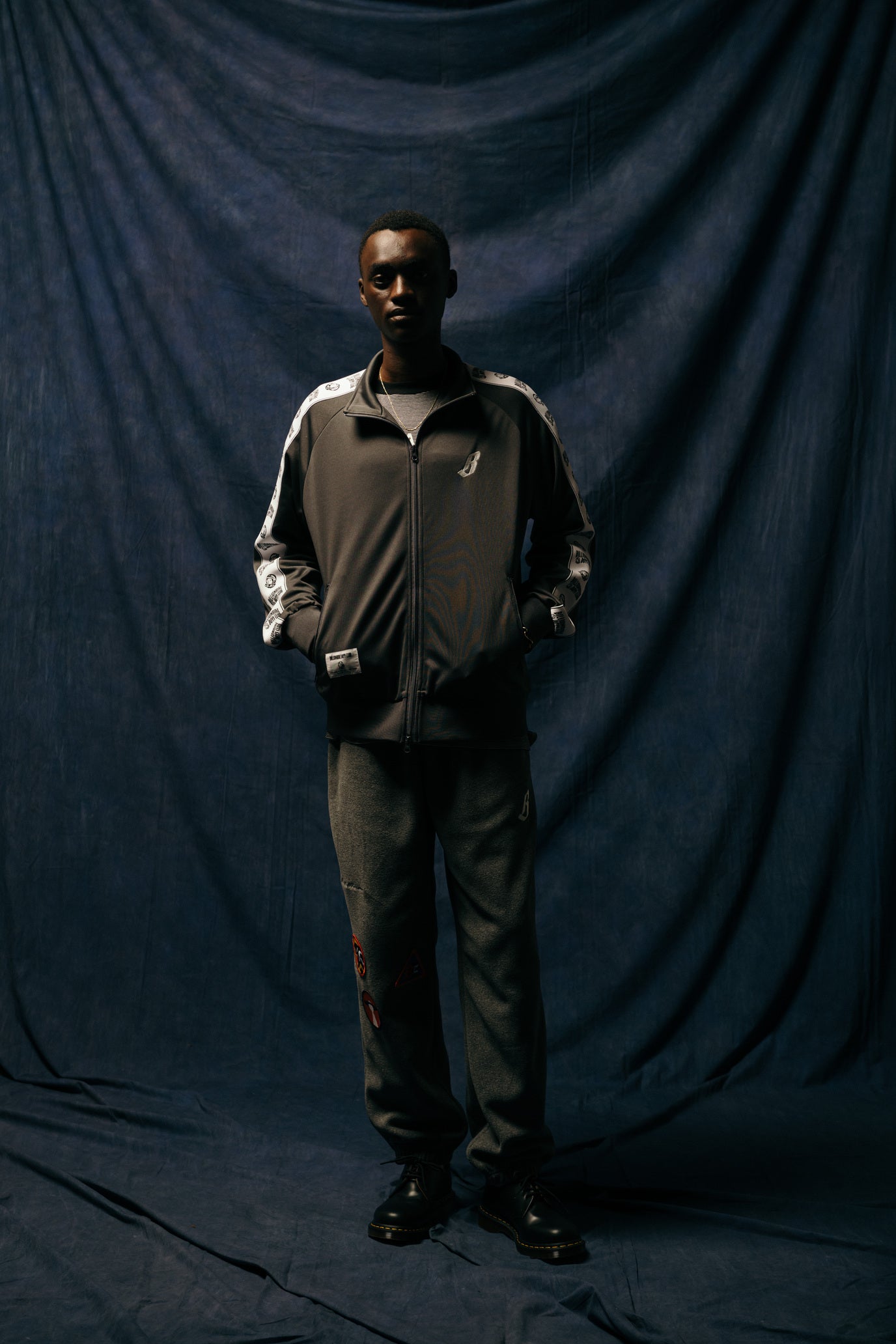 画像をギャラリービューアに読み込む, TRACK JACKET