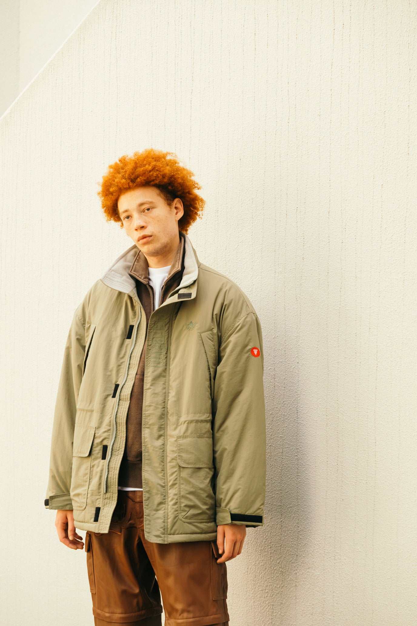 画像をギャラリービューアに読み込む, EMBROIDERED LOGO NYLON COAT