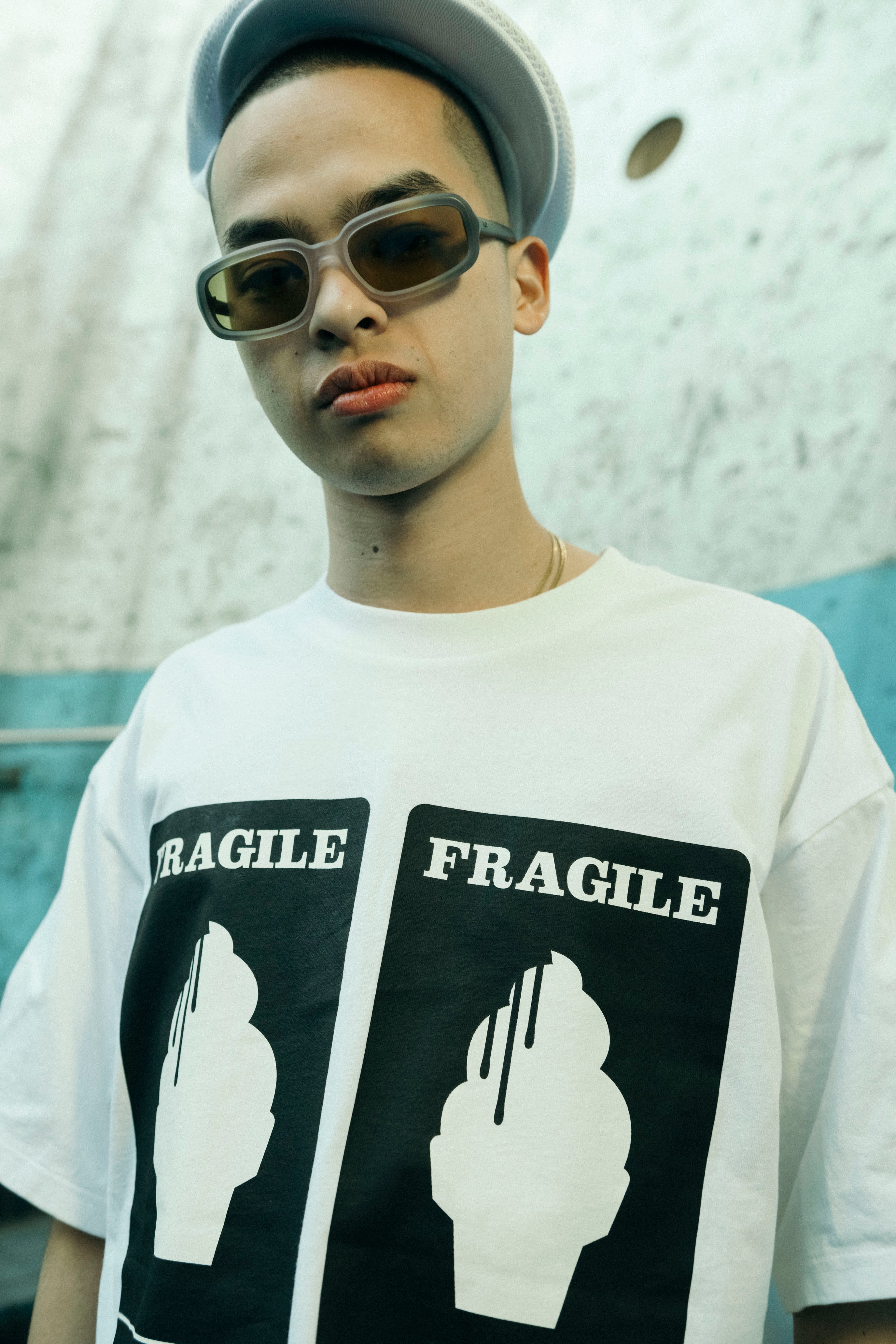 画像をギャラリービューアに読み込む, Cotton T-shirt_Fragile