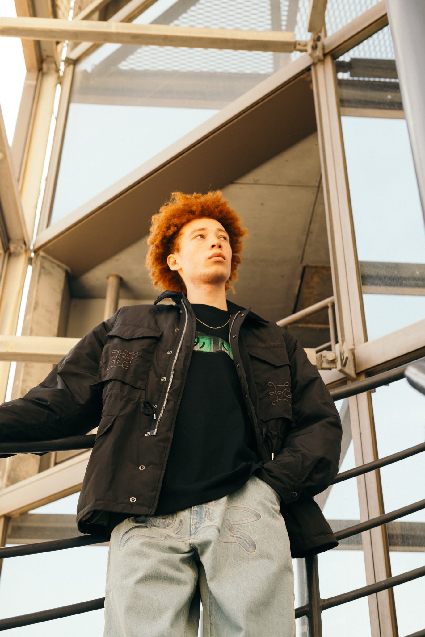 画像をギャラリービューアに読み込む, APPLIQUE LOGO BUGGY DENIM PANTS