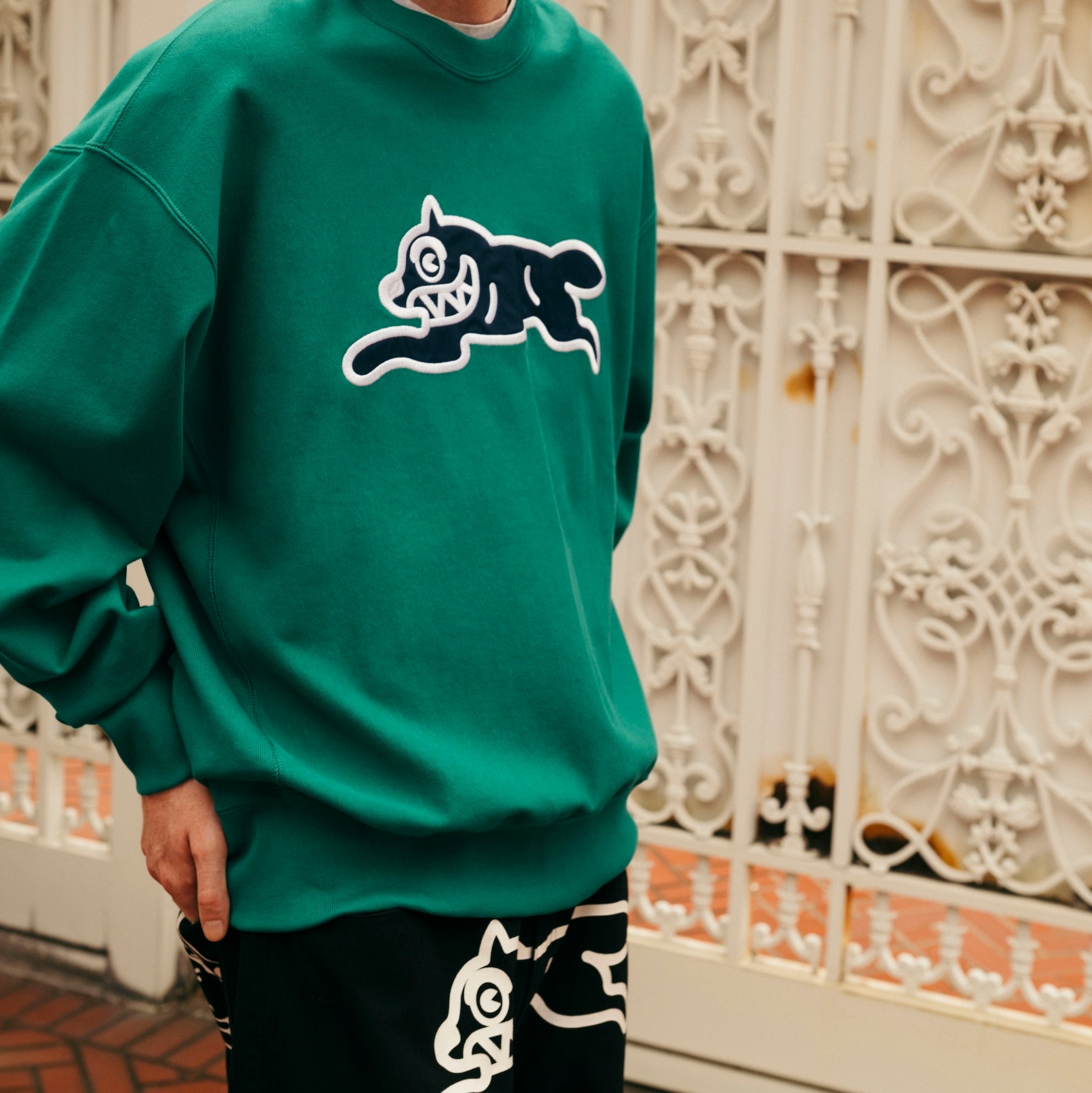 画像をギャラリービューアに読み込む, APPLIQUE LOGO SWEATSHIRT IC
