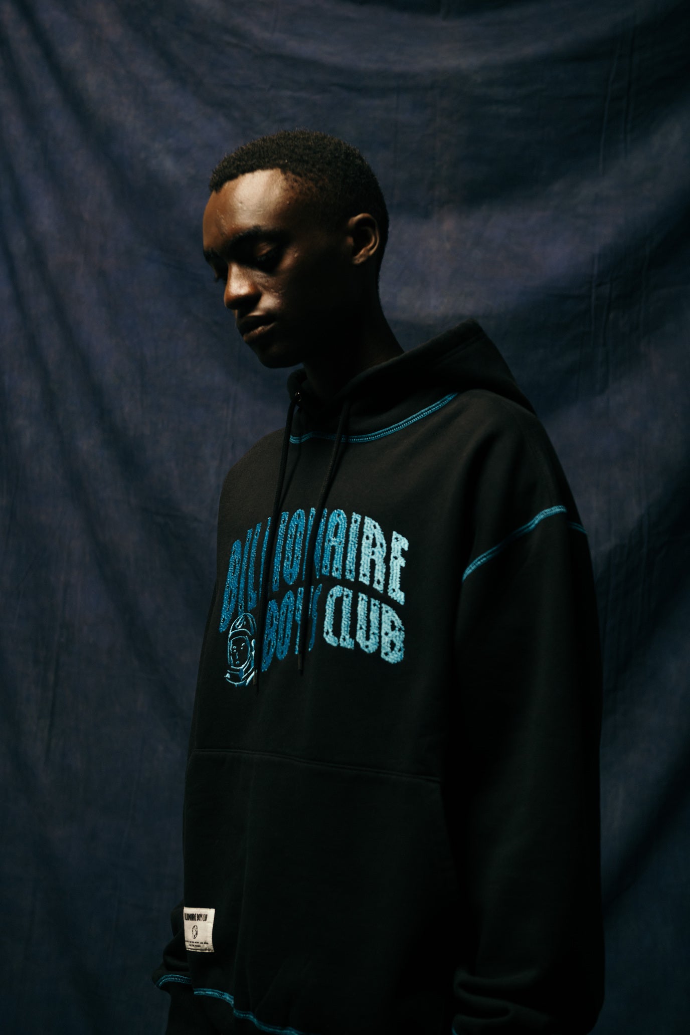 画像をギャラリービューアに読み込む, EMBROIDERED LOGO HOODIE
