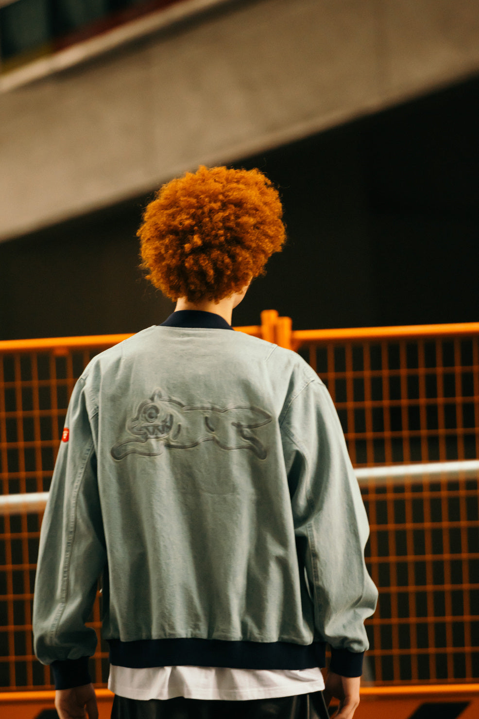 Load image into Gallery viewer, EMBROIDERED LOGO WASHED DENIM ZIP UP JACKET
