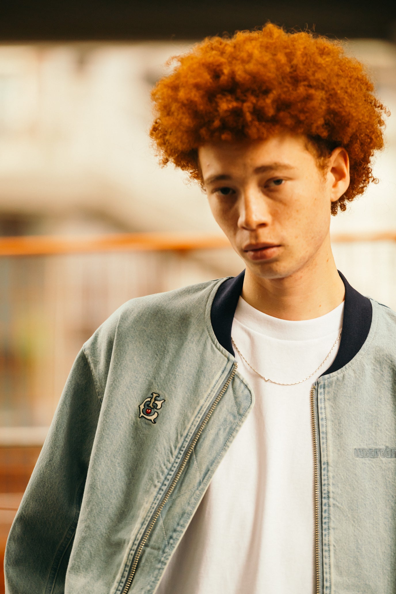 Load image into Gallery viewer, EMBROIDERED LOGO WASHED DENIM ZIP UP JACKET
